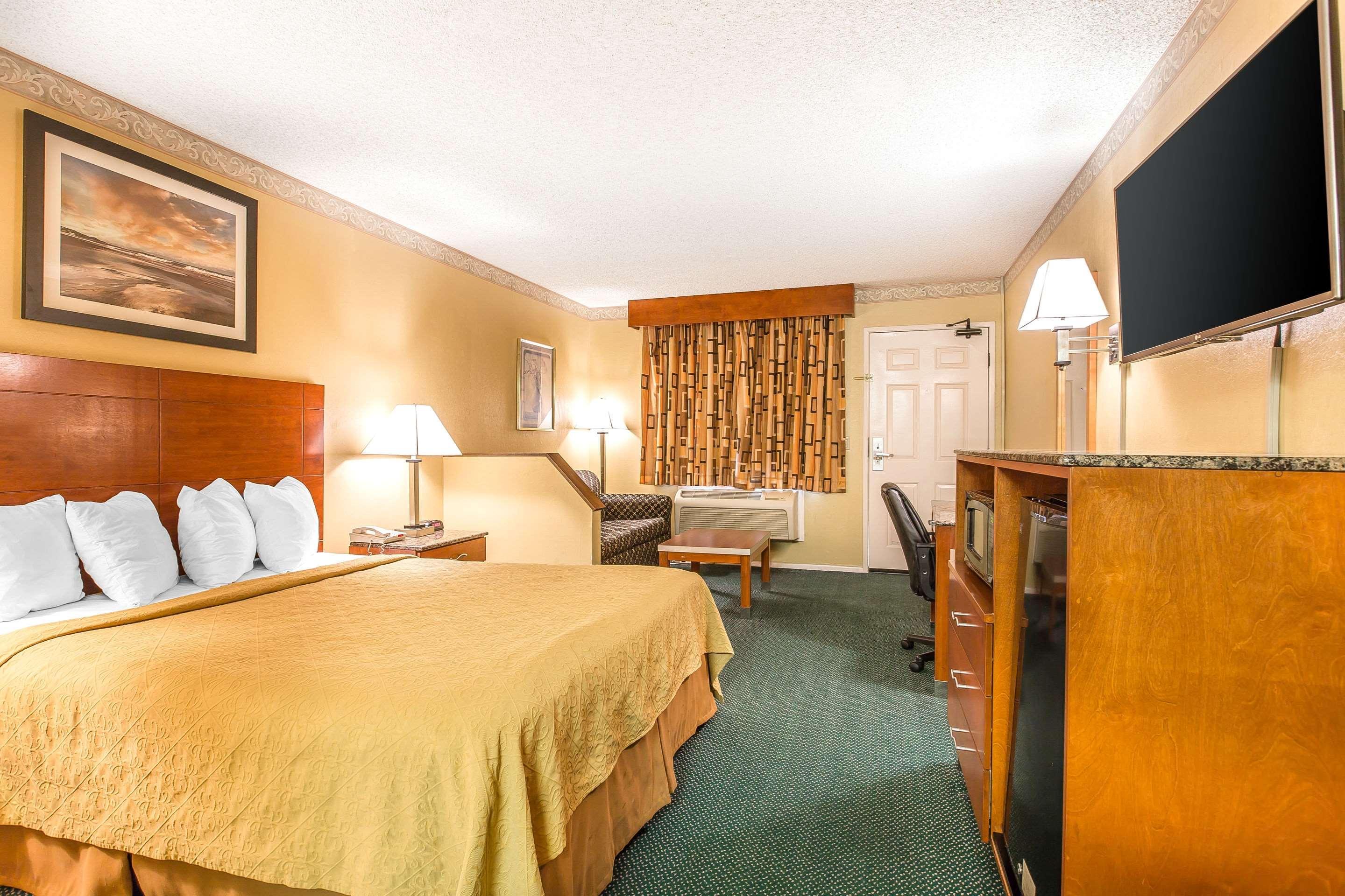 Quality & Camarillo-oxnard Hotel