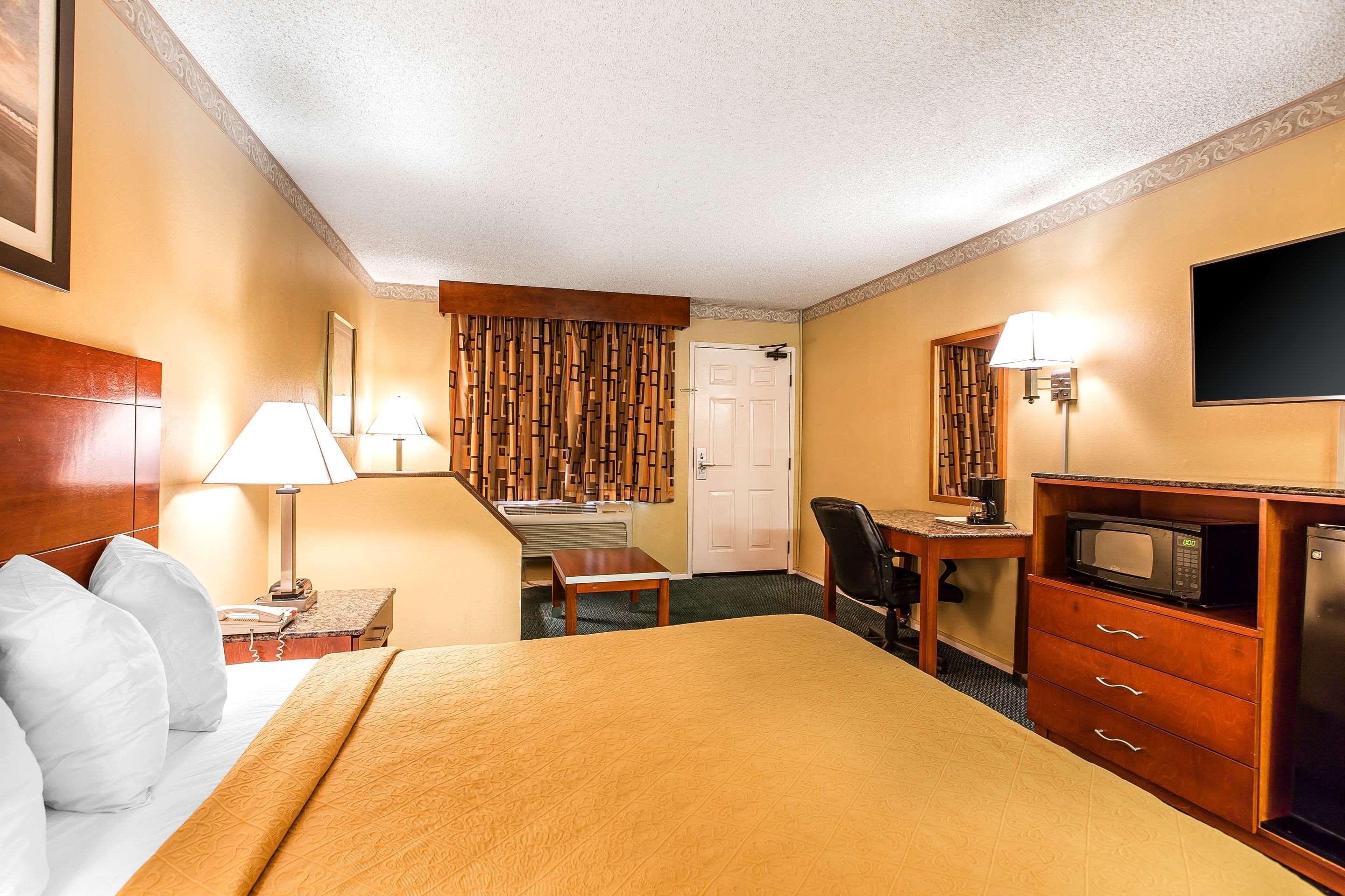 Hotel Quality & Camarillo-oxnard Camarillo