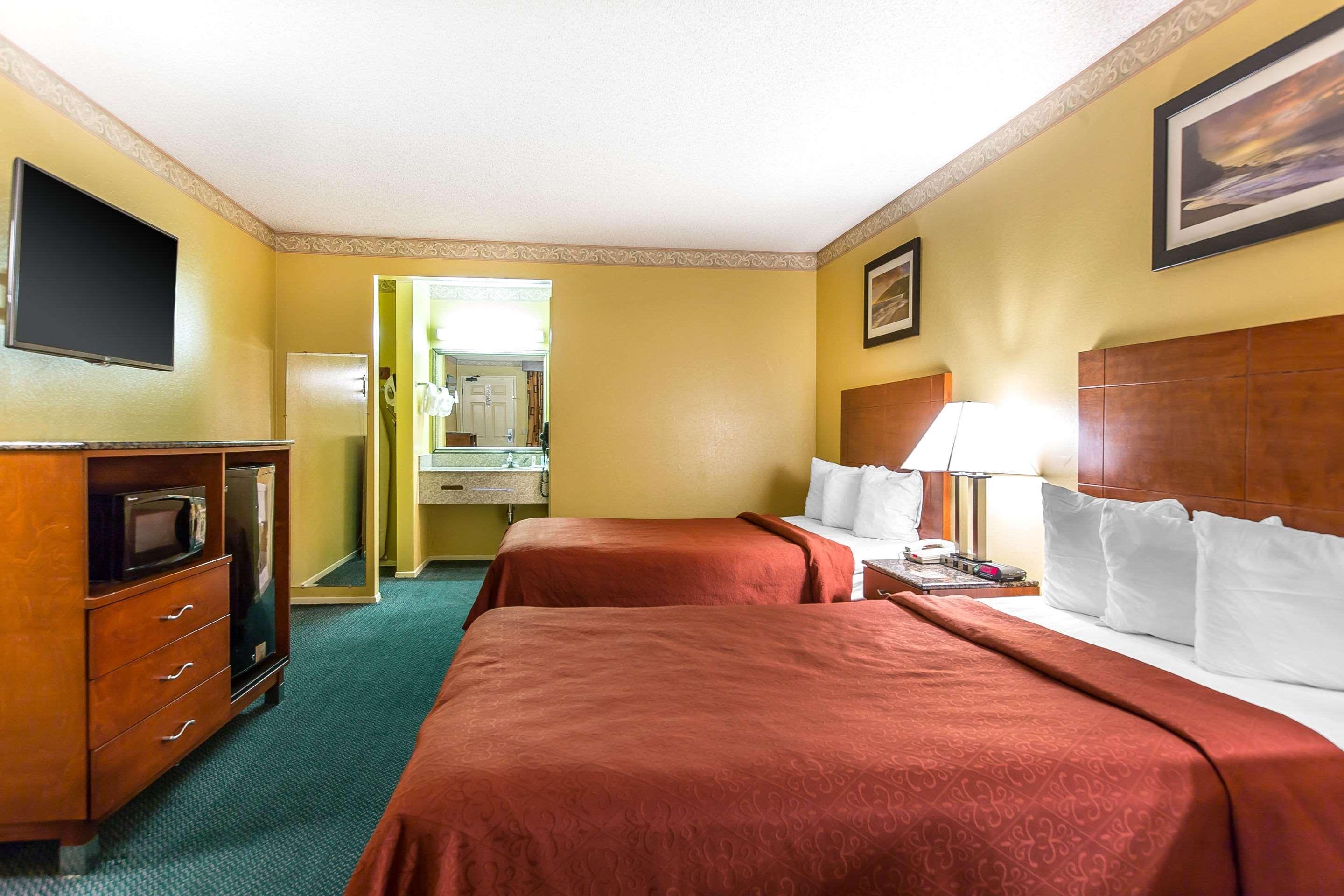 Hotel Quality & Camarillo-oxnard Camarillo