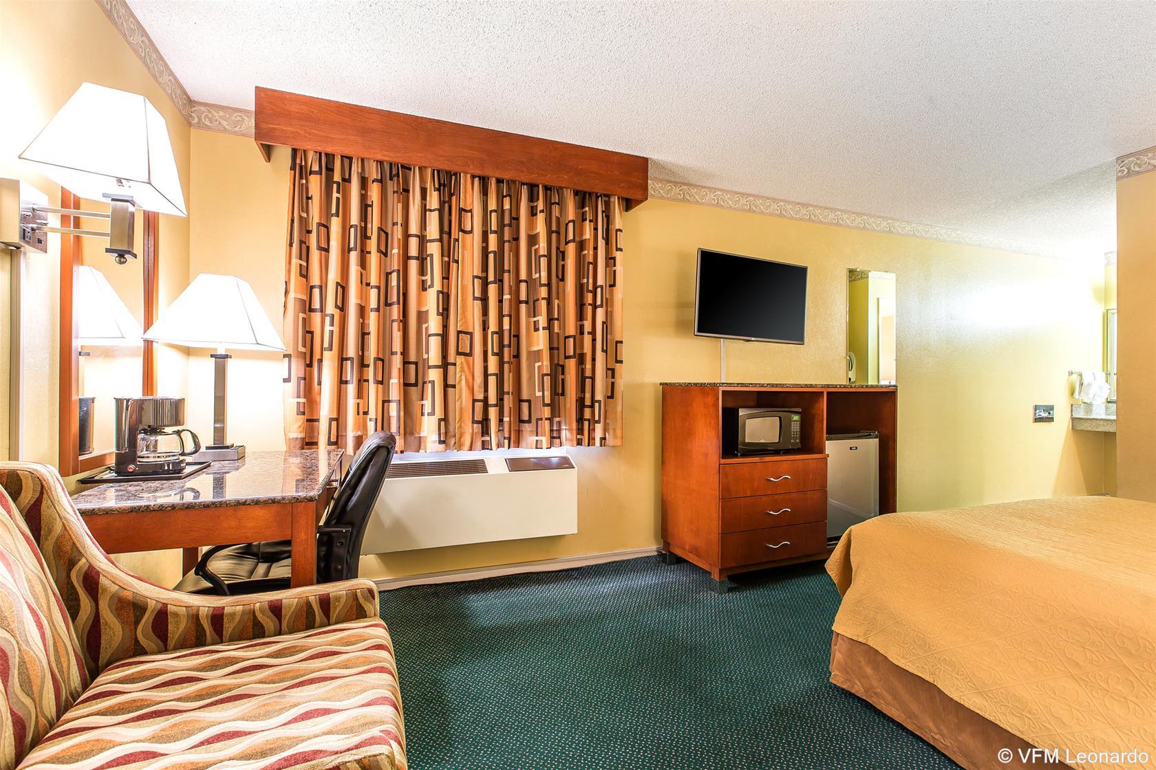 Quality & Camarillo-oxnard Hotel 2*