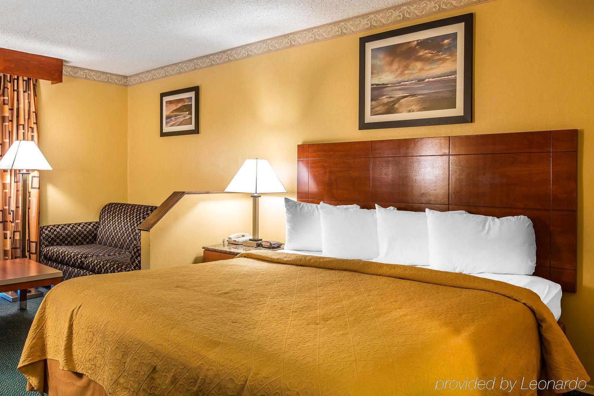 Quality & Camarillo-oxnard Hotel 2*