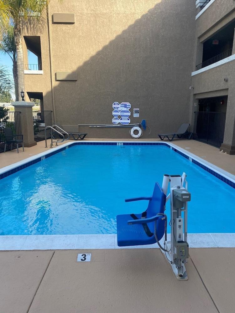 Hotel Quality Inn&suites Camarillo-oxnard 2*