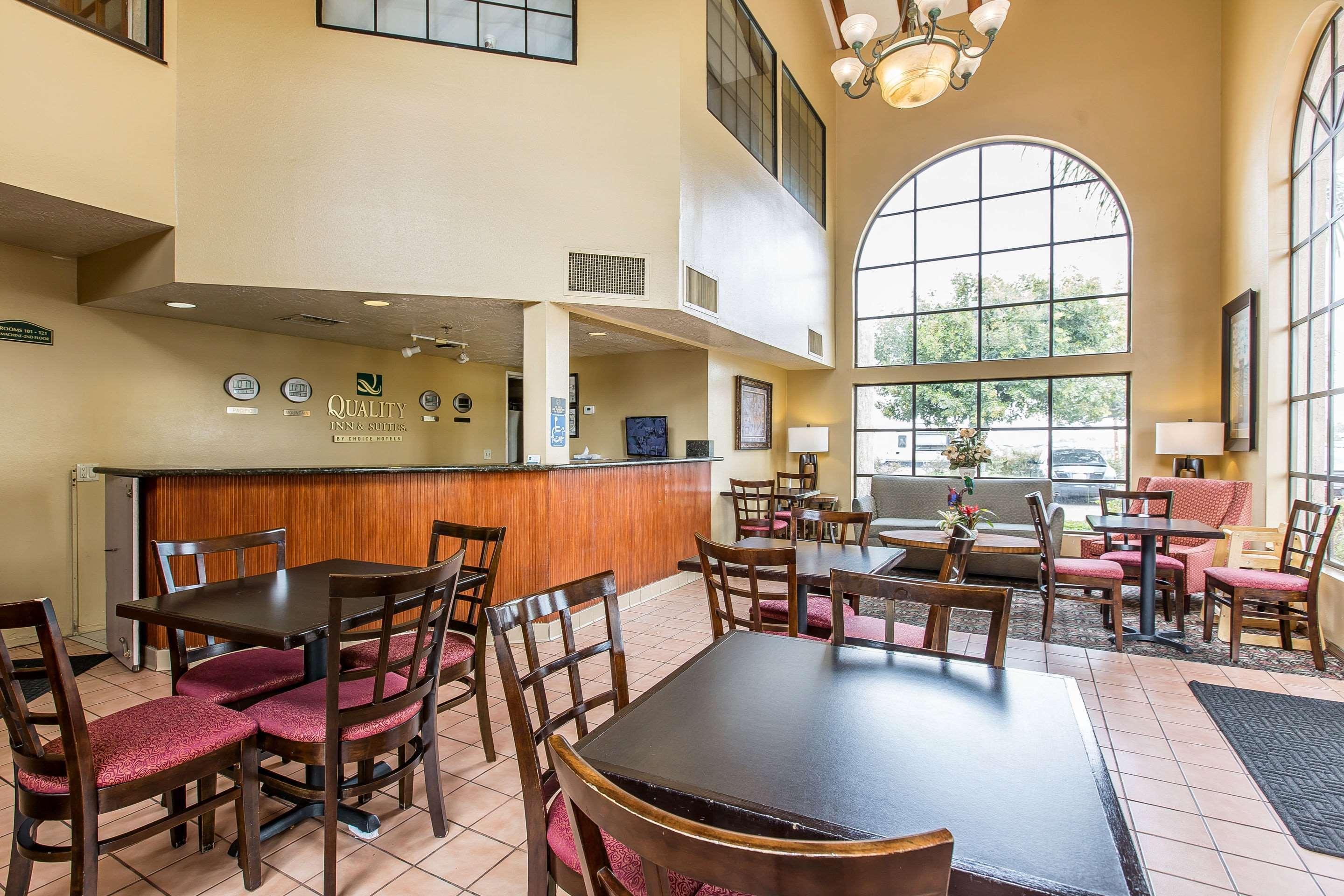 Hotel Quality Inn&suites Camarillo-oxnard 2*