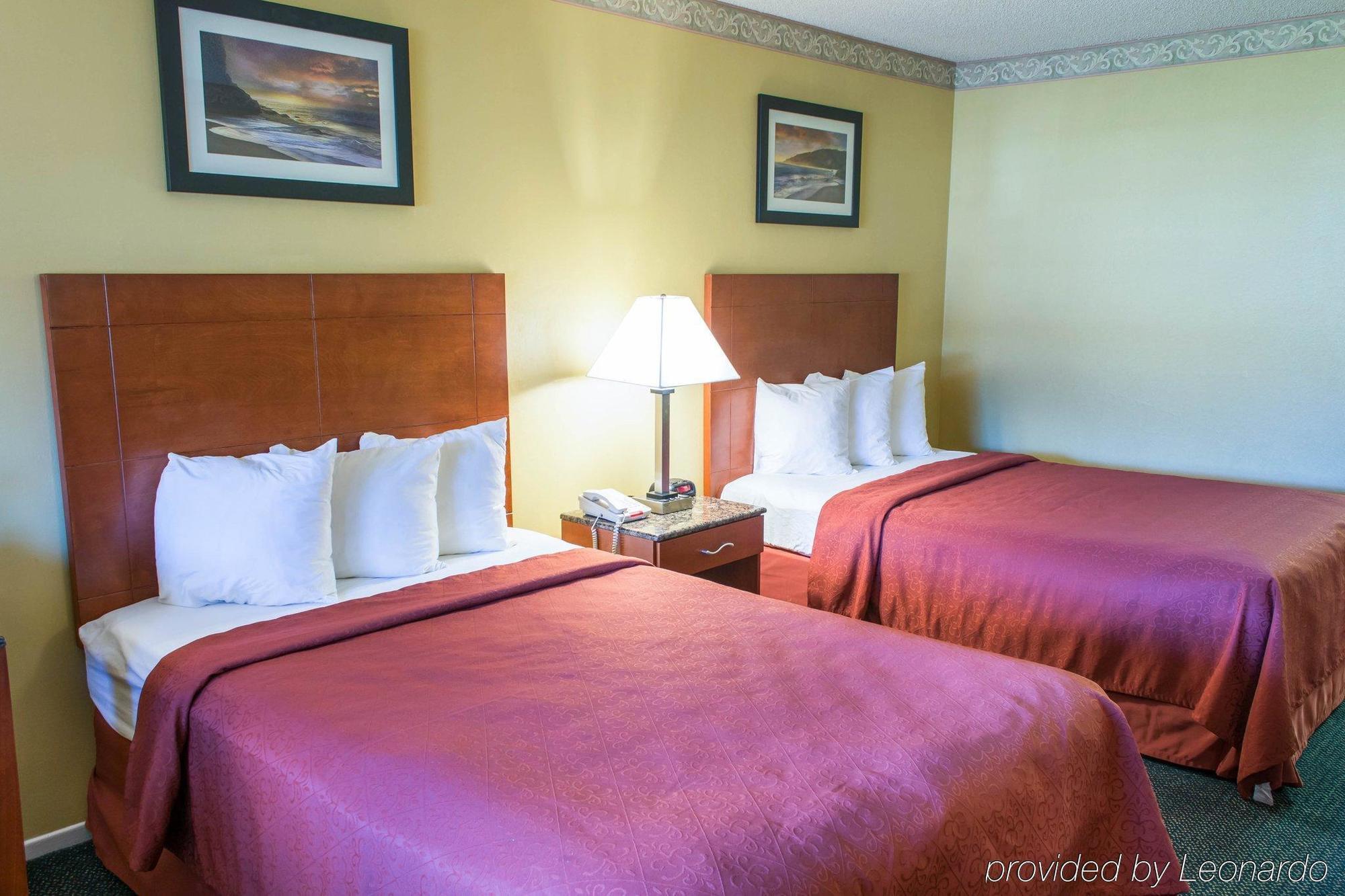 Quality Inn&suites Camarillo-oxnard 2*