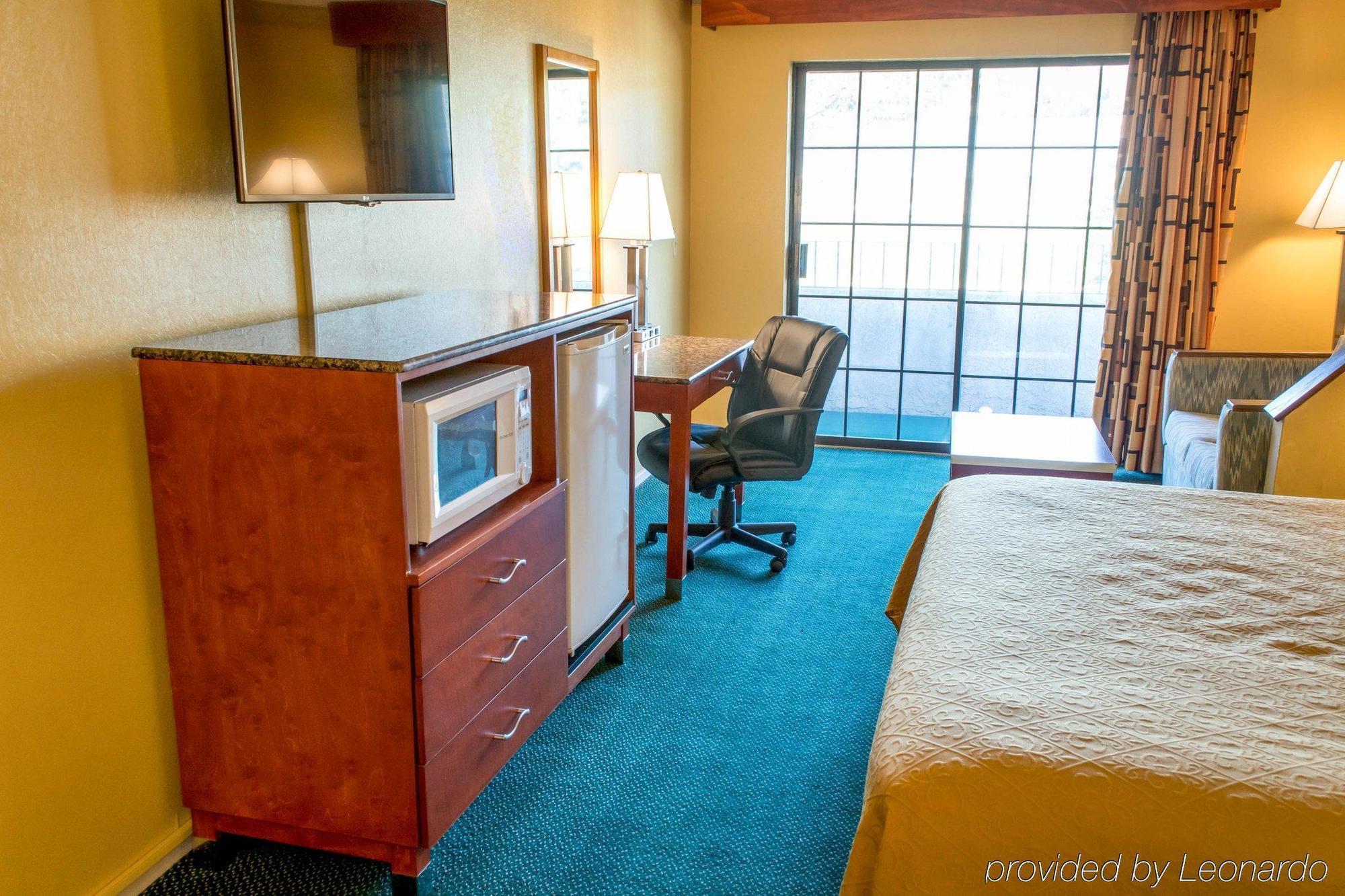 Quality Inn&suites Camarillo-oxnard Hotel