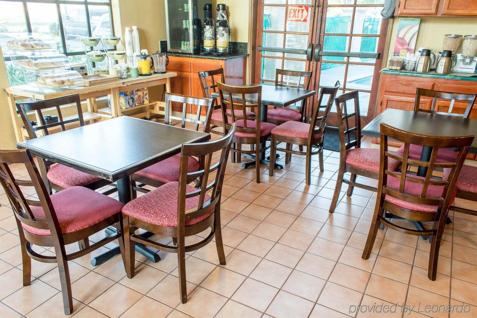 Quality Inn&suites Camarillo-oxnard 2*
